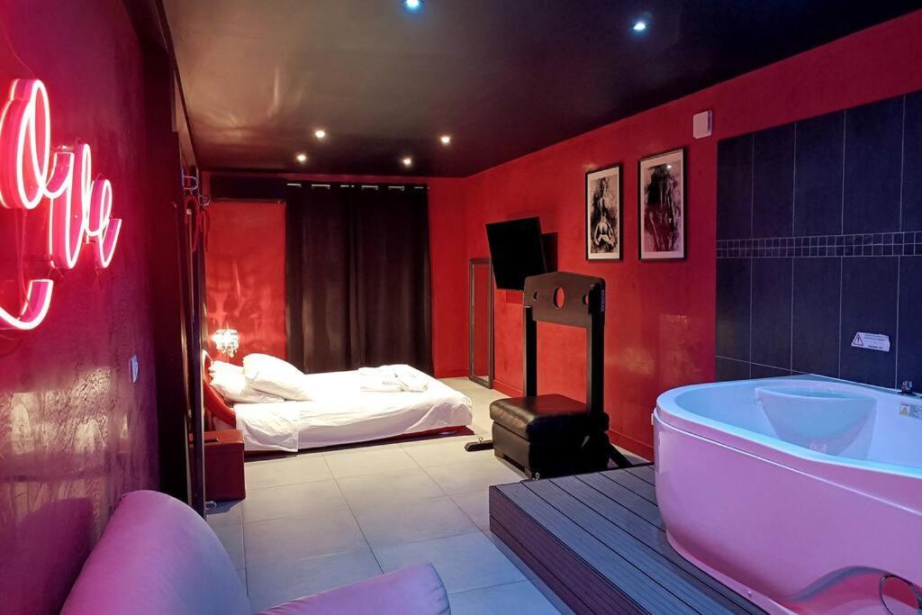 Appartement Balneo Et Sauna Prives The Red Room モーギオ エクステリア 写真
